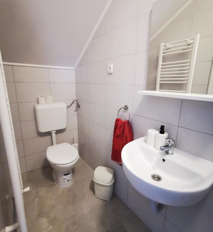Vila Julija - Apartment & Rooms Otočac Extérieur photo