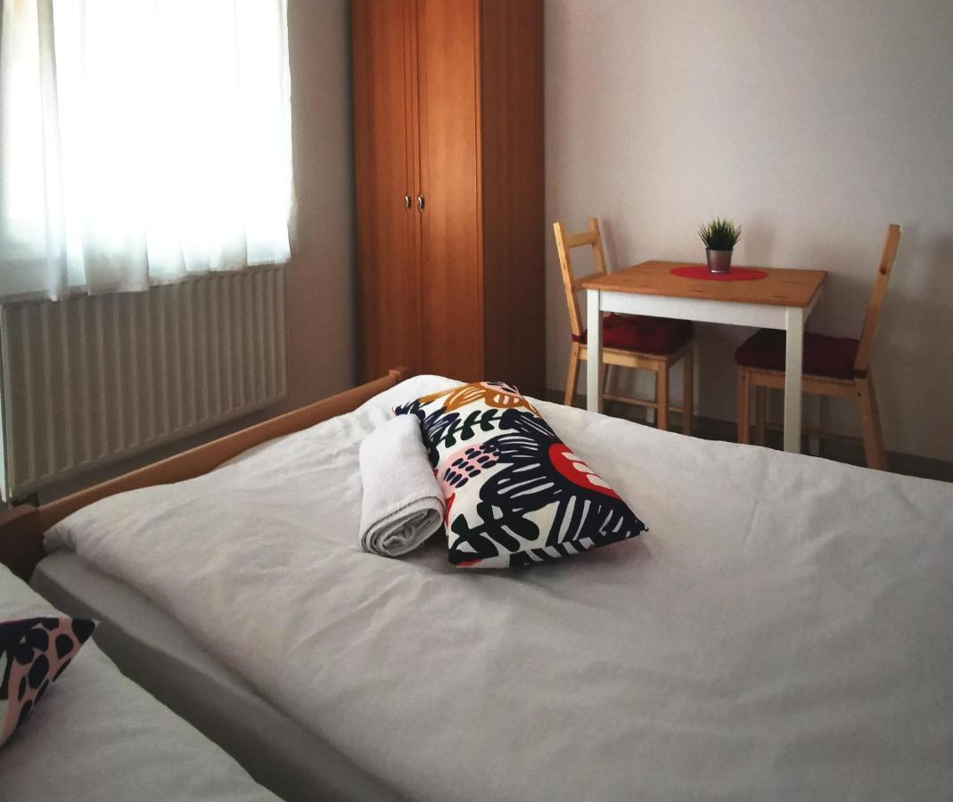 Vila Julija - Apartment & Rooms Otočac Extérieur photo