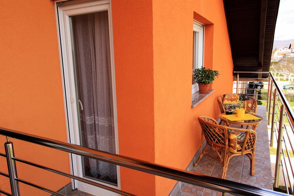 Vila Julija - Apartment & Rooms Otočac Chambre photo