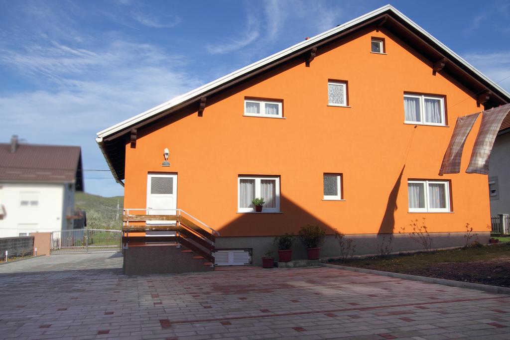 Vila Julija - Apartment & Rooms Otočac Extérieur photo