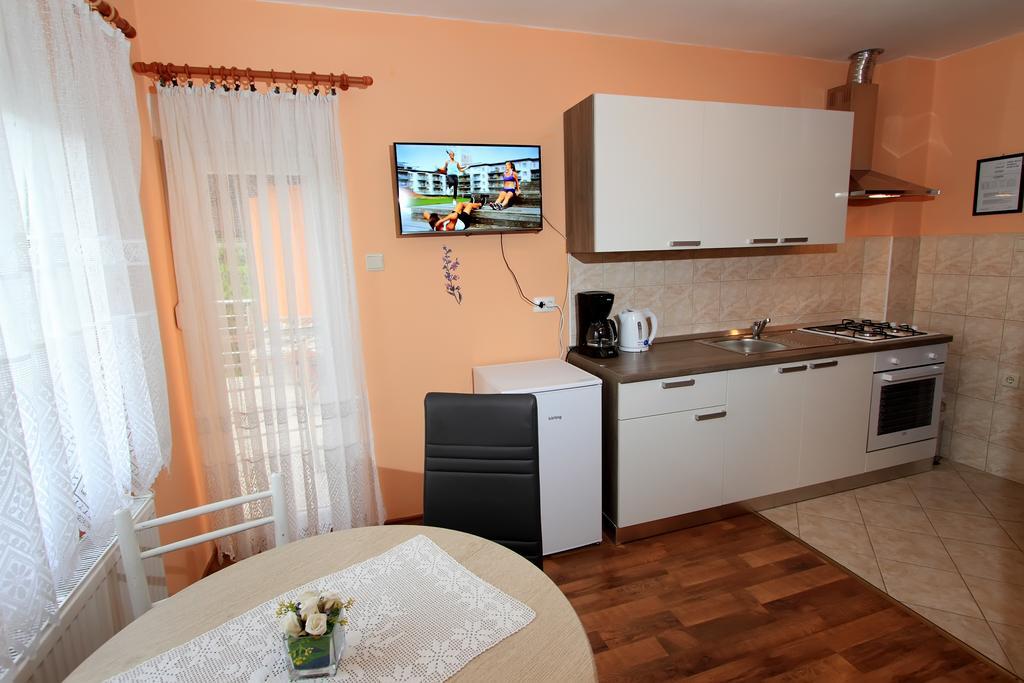 Vila Julija - Apartment & Rooms Otočac Extérieur photo