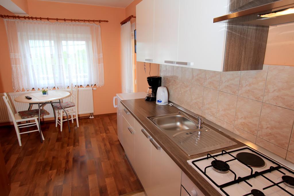 Vila Julija - Apartment & Rooms Otočac Extérieur photo